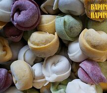 Замороженные разноцветные пельмени