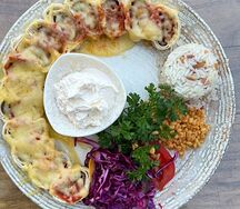 Бейти с сыром и соусом