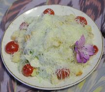 Цезарь с курицей