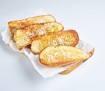 Запеченный багет с сыром