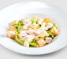 Салат Цезарь с курицей