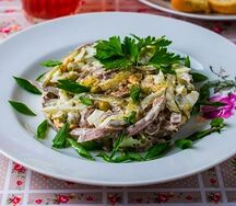 Салат с говяжьим языком