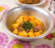 Картошка с тушенкой