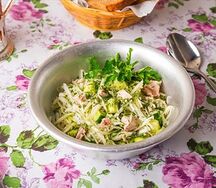 Салат из курицы и капусты