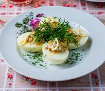 Яйца фаршированные по-рижски