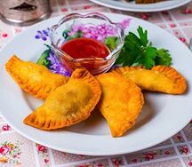 Мини-чебуреки с бараниной 4 шт
