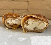 Блин с творогом и изюмом