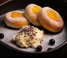 Сырники с ванилью и апельсиновым кремом