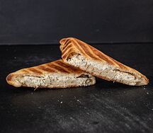 Лаваш гриль с брынзой и зеленью