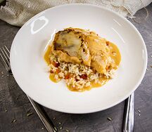 Судак с соусом Том Ям, с рисом и овощами