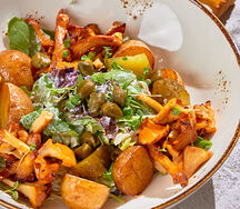 Бефстроганов с картофелем стоун и вешенками