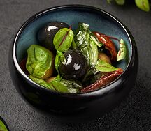 Оливки гигантские с вялеными томатами