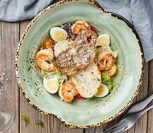 Салат Цезарь с креветкой