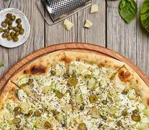 Пицца Гавайская с куриным филе и ананасами