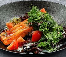 Салат с форелью