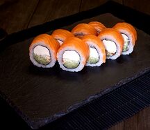 Филадельфия с лососем и угрем