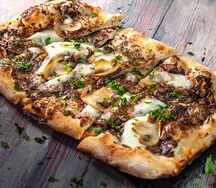 Фокачча с грибами, трюфелем и пармезаном