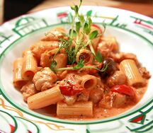 Ригатони с сальсиччей