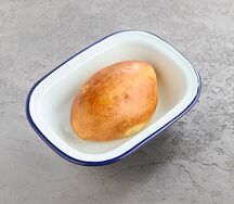 Пирожок с яйцом и луком