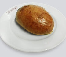 Пирожок с ветчиной и сыром