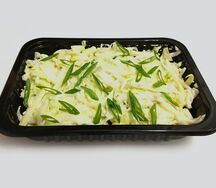 Салат из капусты с яблоком