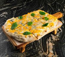 Римская пицца Четыре сыра