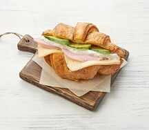 Круассан с ветчиной и сыром