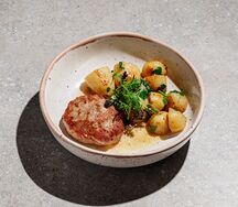 Бифштекс из индейки с картофелем