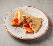 Блины с лососем и сливочным сыром