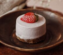 Пирожное Клубника со сливками