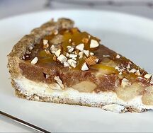 Яблочный тарт с миндальной рикоттой