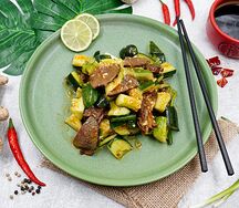 Холодная говядина с огурцом/牛肉拍黄瓜