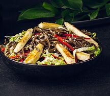 Соба с курицей в устричном соусе