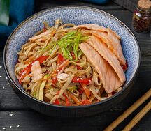 Лапша с лососем