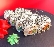 Киото ролл с подкопченным лососем