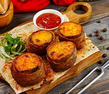 Молодой картофель с беконом на углях