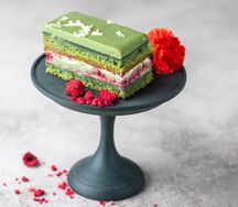 Пирожное Фисташковое с малиной