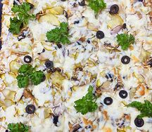 МясПицца с белым соусом по-Итальянски