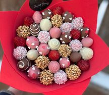 Букет из клубники в шоколаде Красная радуга