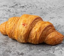 Круассан с малиной