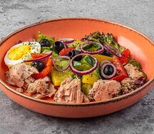 Салат с тунцом