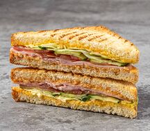 Сэндвич с ветчиной и сыром