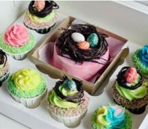 Большой пасхальный набор бенто-торт и 8 капкейков