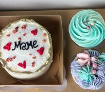 Набор Бенто-торт Маме и два капкейка