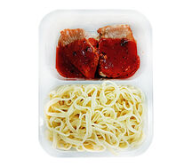 Паста со свининой и соусом Арабьята