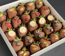 Клубника в шоколаде Sweet Berries