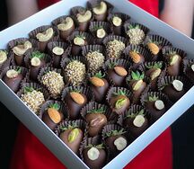 Клубника в шоколаде Nuts box