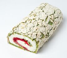 Фисташковый меренговый рулет