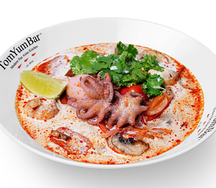 TomYum морские гады с доброй порцией пропаренного риса