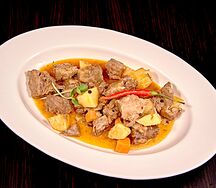 Гуляш с мясом и овощами